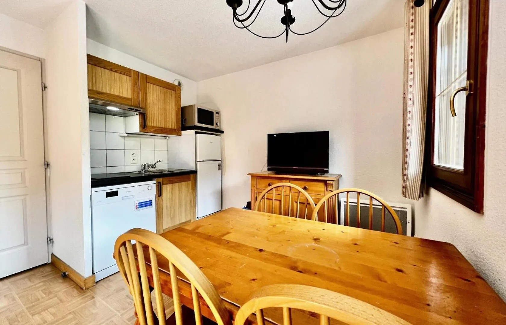 Les Chalets Des Evettes - Agreable Appartement Au Pied Des Pistes Mae-1724 Notre-Dame-de-Bellecombe France